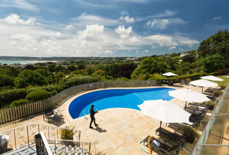 hotel-cristina-jersey-pool