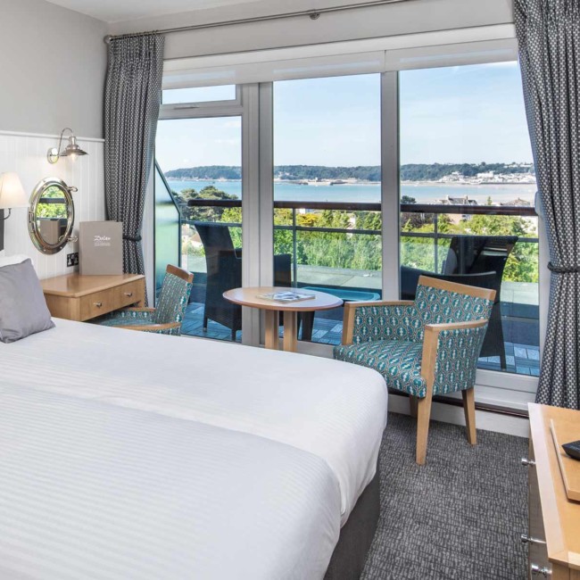 sea-view-balcony-room-hotel-cristina-jersey