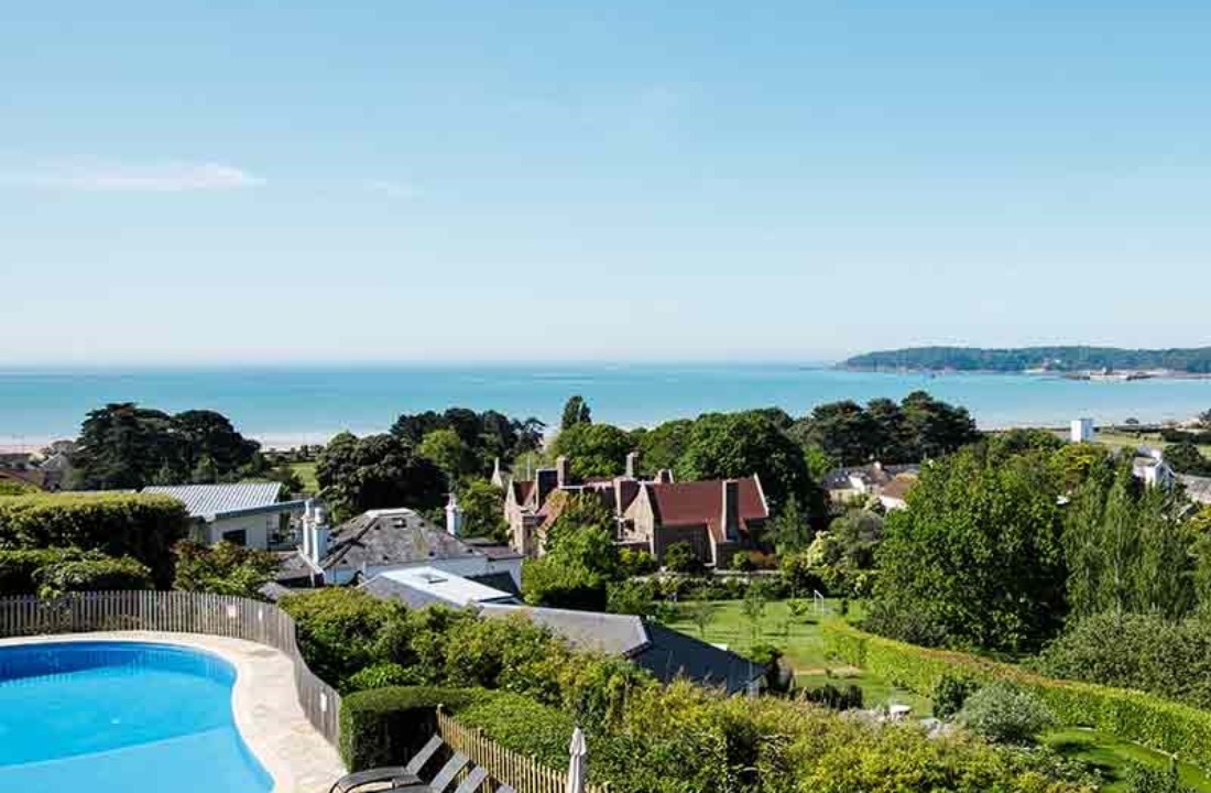 chambre-standard-avec-balcon-et-vue-sur-la-mer