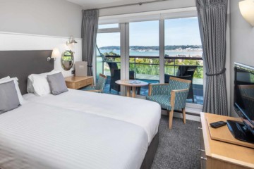 chambre standard avec balcon et vue sur la mer