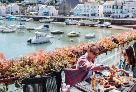 eating-in-st-aubins